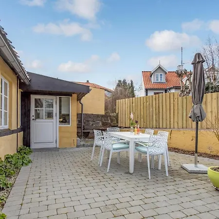2 Bedroom Lovely In