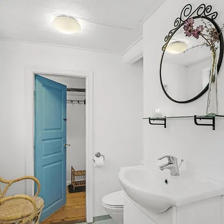 2 Bedroom Lovely In 펜션 알링에